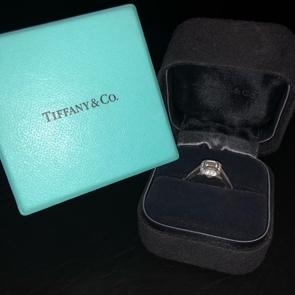 SOLD Tiffany Legacy Engagement Ring Diamond Platinum - Picture 2 of 7